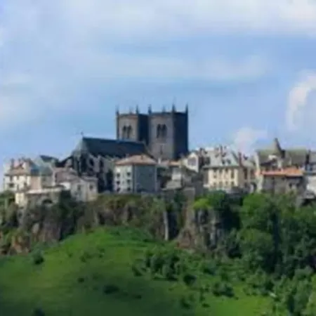 Joli à Murat Proche Du Lioran Cantal